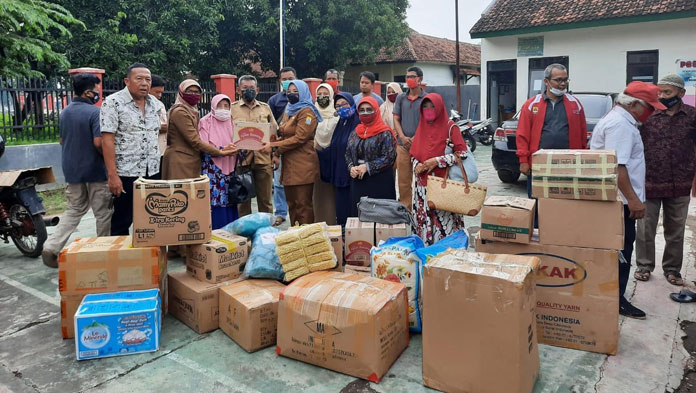 Yayasan Beringin Bhakti Bantu Korban Banjir Cirebon