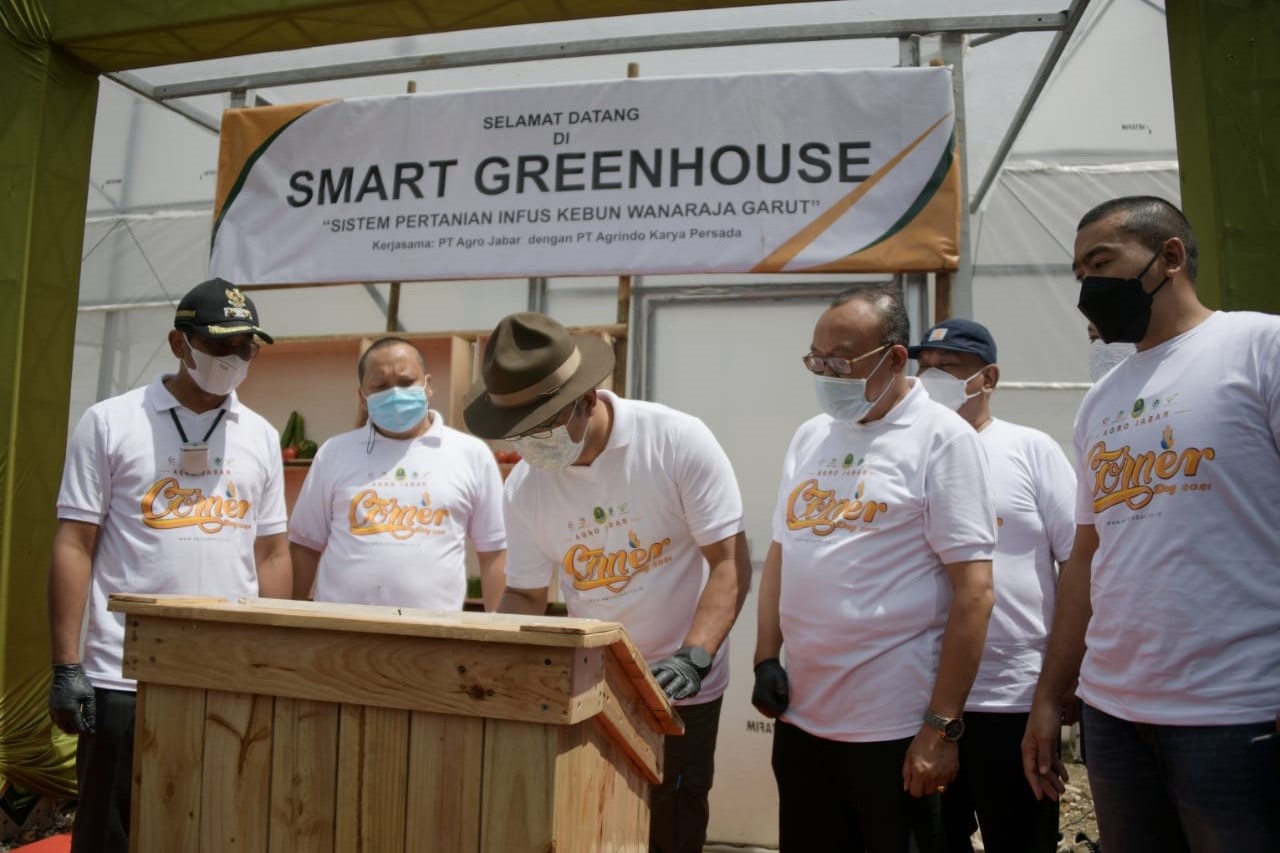 Resmikan Teknologi Smart Greenhouse