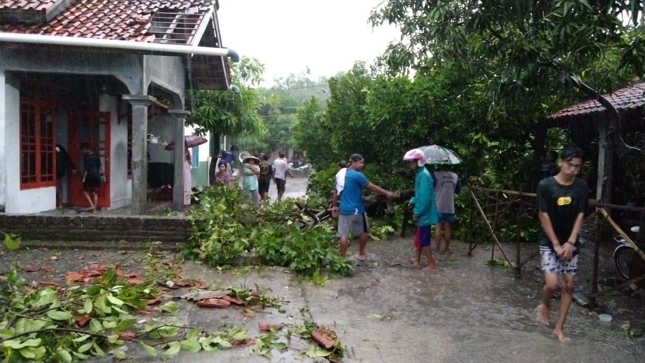 Daftar Daerah Terdampak Puting Beliung Desa Slangit