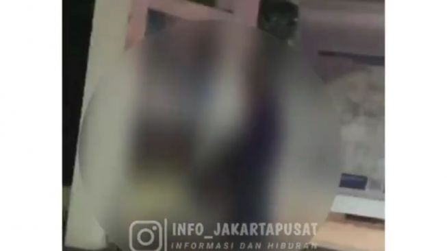 Sepasang Kekasih Mesum di Halte Bus, Polisi Cari Pelakunya