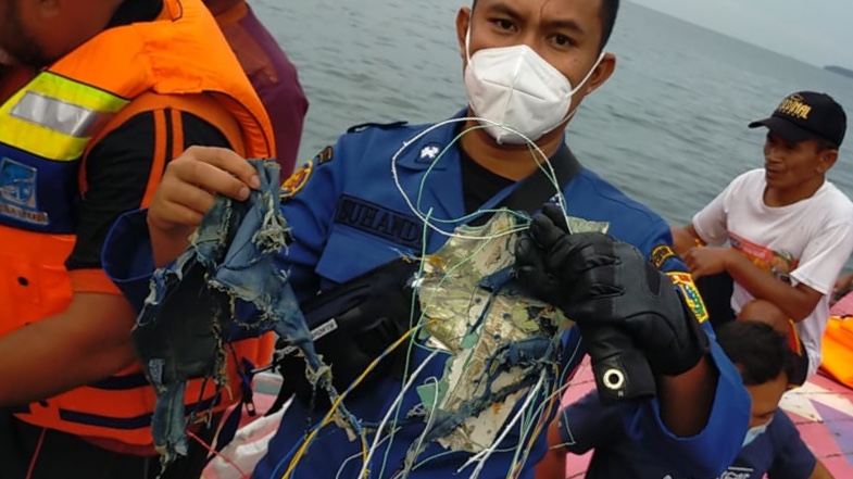 Pesawat Sriwijaya Air Hilang Kontak, Nelayan Temukan Kabel dan Beberapa Benda di Sekitar Pulau Lancang