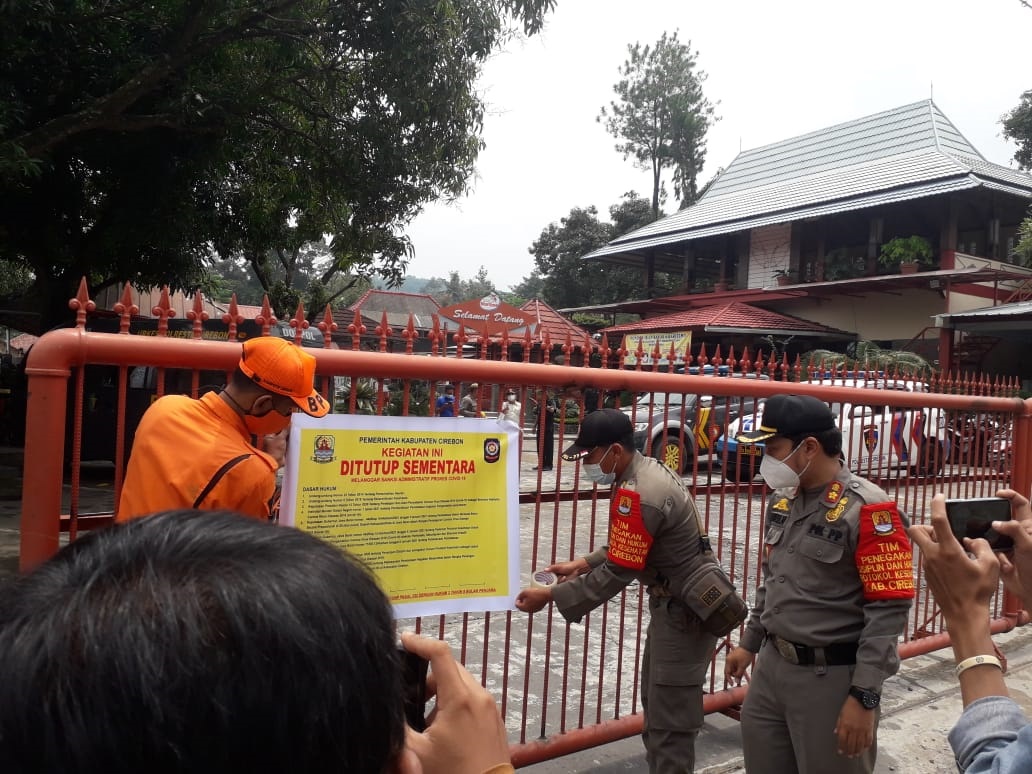 Pelanggaran Berat Prokes, Rumah Makan di Dukupuntang Disegel Satgas Covid-19