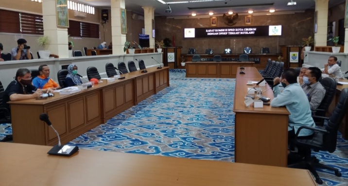 Komisi II Rapat Bersama DPRKP Kota Cirebon Bahas Realisasi Program Ritilahu