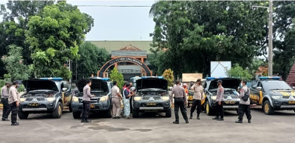 Kendaraan 9 Polsek Zona Barat Polresta Cirebon Diperiksa