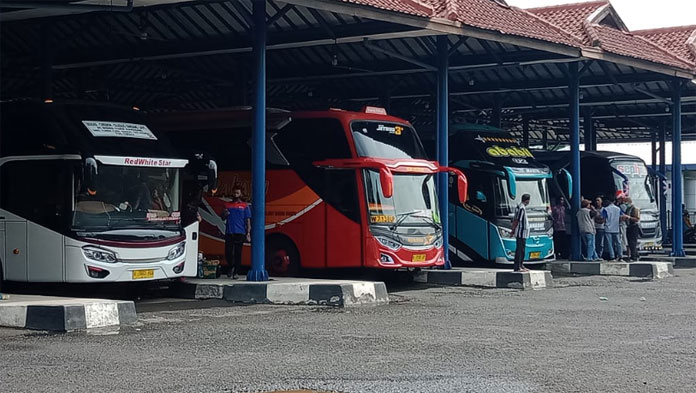 Dampak PSBB Jawa Bali, Terminal Harjamukti Sepi