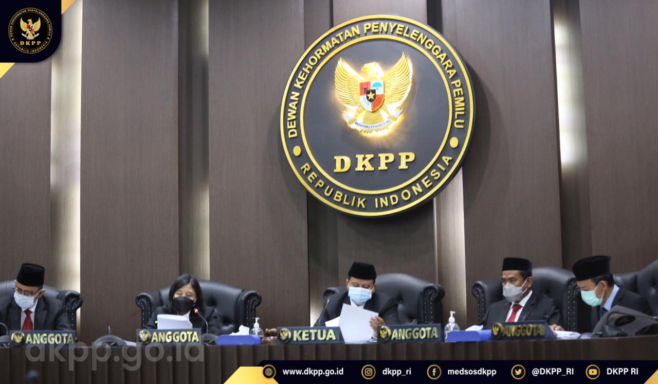 Ketua KPU Dipecat DKPP
