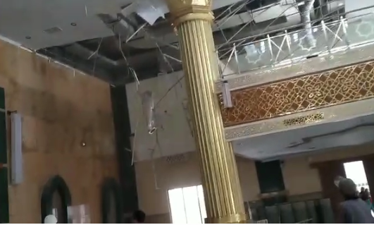 Setelah Menara, Kini Atap Plafon Masjid Islamic Center Indramayu Ambrol