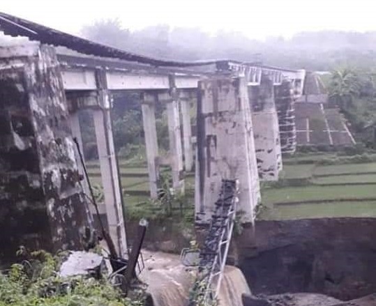 Jembatan KA Tonjong Ambruk, Ada Pengalihan Rute Kereta Api Jalur Selatan Jakarta – Surabaya