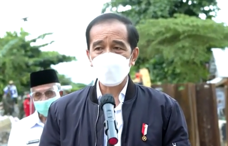 Tinjau Banjir, Jokowi Singgung Curah Hujan Tinggi