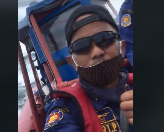 Terdengar Suara Orang Minta Tolong di Video Petugas Damkar Mencari Korban Sriwjaya Air, Begini Tanggapan Roy S