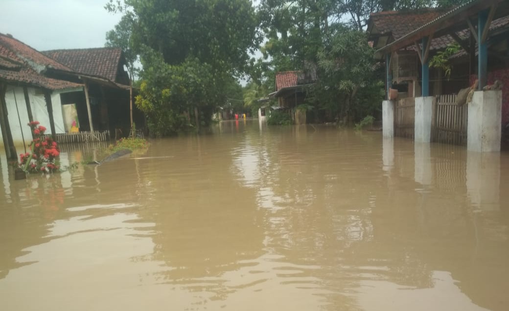 Cimanuk Meluap, 4 Kecamatan Terendam, Warga Bertahan Belum Mengungsi