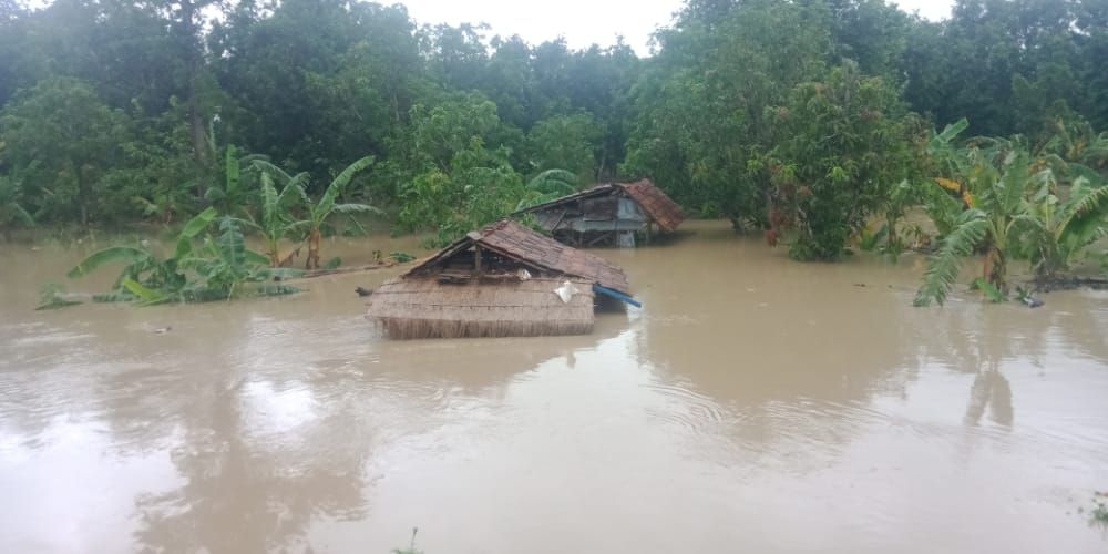 Debit Sungai Cimanuk Terus Naik, Pemdes Karanggetas Umumkan Siaga Banjir