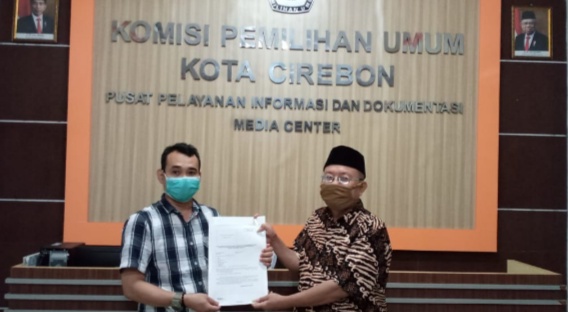 Akbarudin Sucipto Daftarkan Diri ke KPU, Maju sebagai Calon Wali Kota Cirebon Jalur Independen