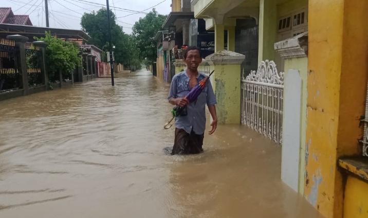 Desa Bojong Kulon Susukan Terendam Banjir, Sebagian Warga Pilih Mengungsi di Masjid