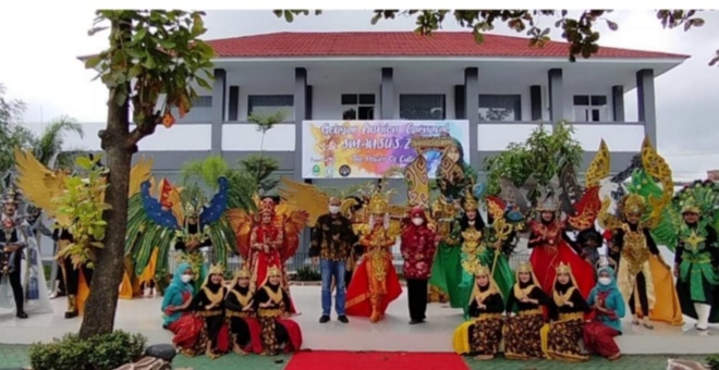 SMAN 1 Susukan Kabupaten Cirebon Ubah Tampilan Gedung dan Dorong Siswa Kreatif