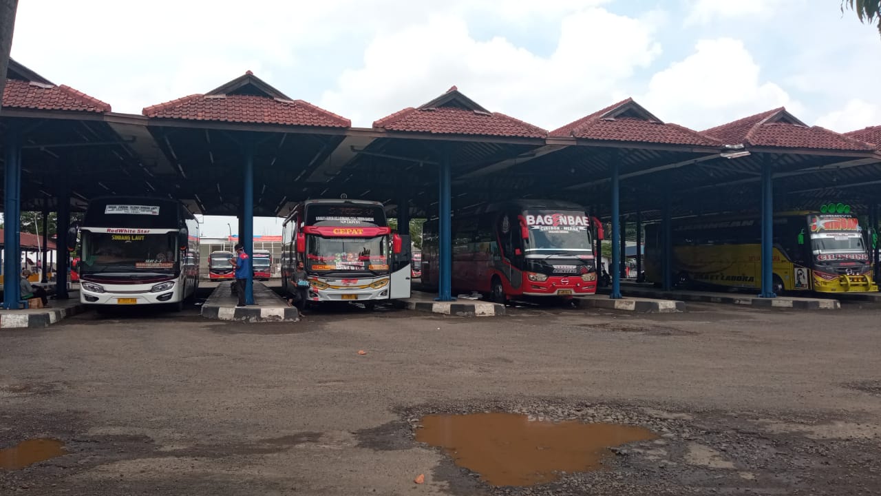 Banjir di Pantura Subang-Indramayu dan Tol Cipali Longsor, Begini Perjalanan Bus ke Jakarta