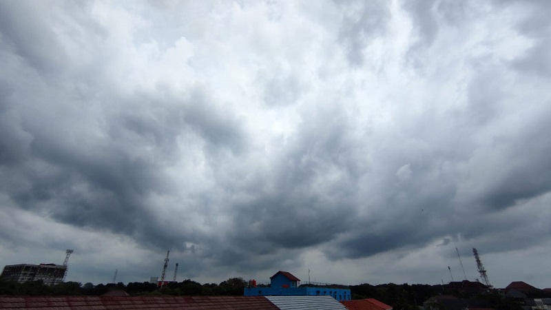 Prakiraan Cuaca Dampak Hujan Lebat, Cirebon Waspada, Indramayu Siaga