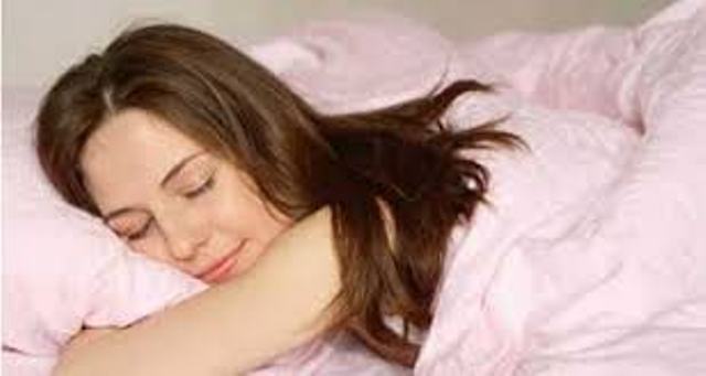 Efek Kebanyak Tidur bagi Kulit Wajah