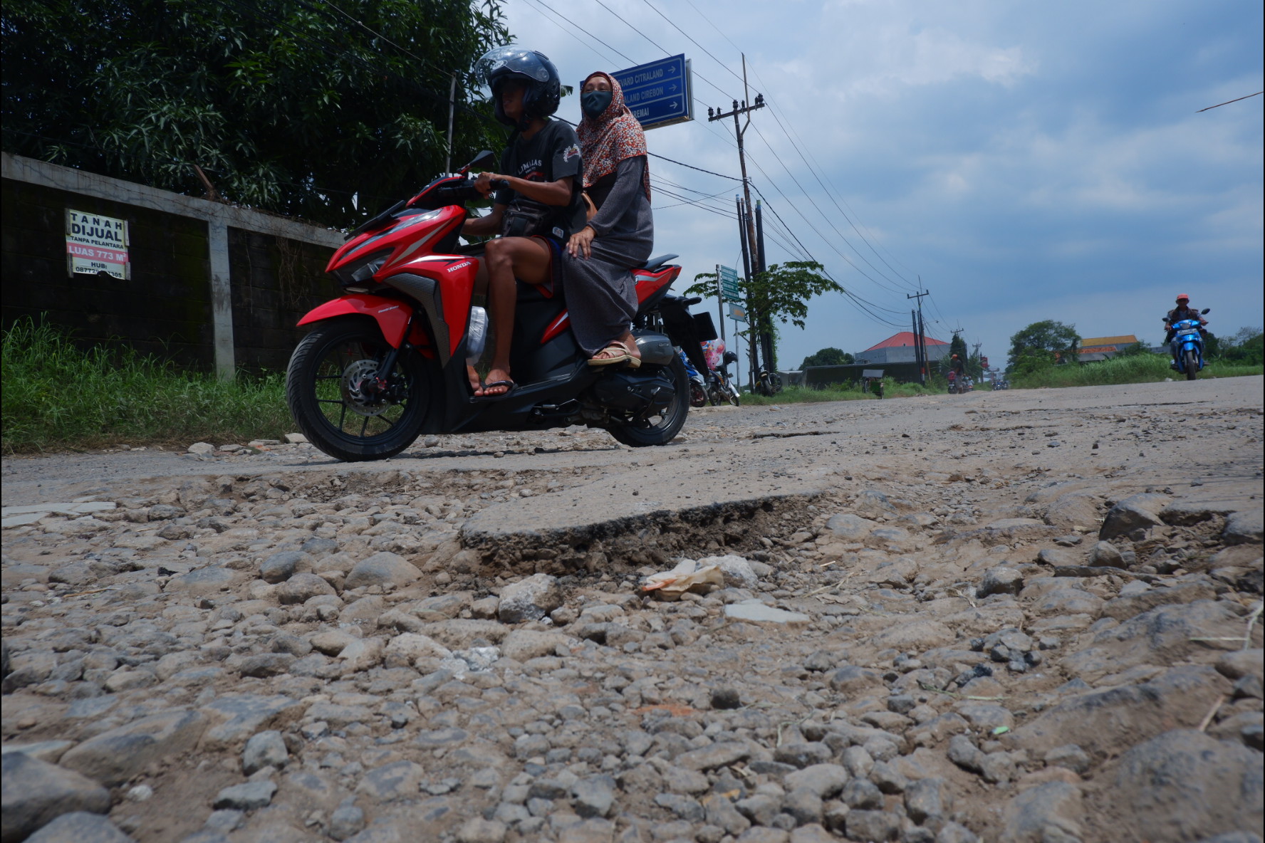 Jalan Rusak, Malu Jadi Warga Kabupaten