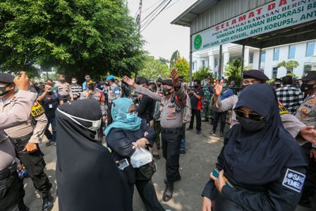 Larang Simpatisan ke Pengadilan