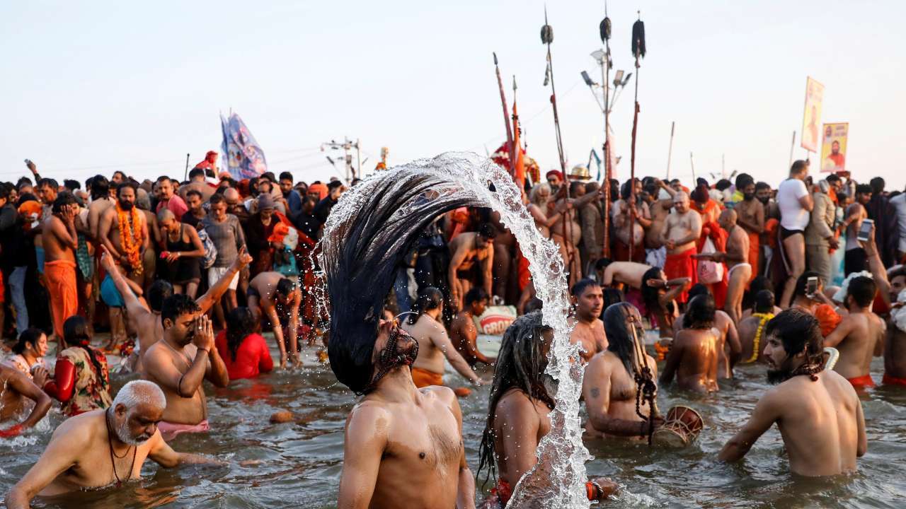 Festival Kumb Mela, Mandi Suci di Sungai Gangga