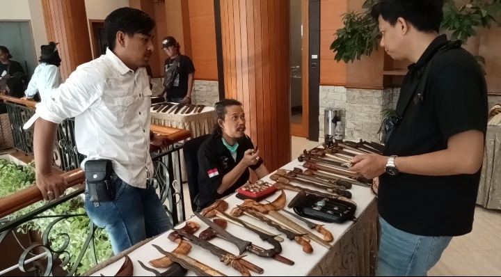 Keris Pusaka dan Batu Akik Dipamerkan selama Sepekan di Cirebon
