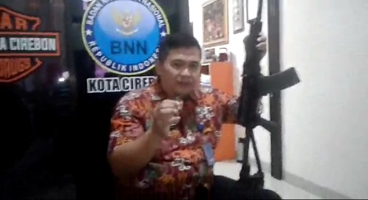 Bawa Senjata SS-2, Kepala BNN Kota Cirebon: Satu Peluru Ini, Kepala Bandar Narkoba Hancur, Lihat Videonya