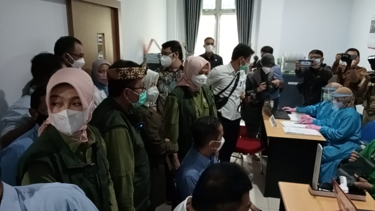 539 Dosen dan Tenaga Pendidik UGJ Cirebon Jalani Vaksinasi Covid-19