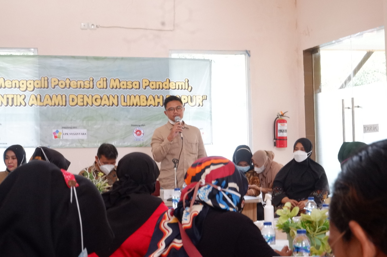 Kembangkan Ekonomi Kerakyatan, Latih Pemanfaatan Limbah Rumah Tangga