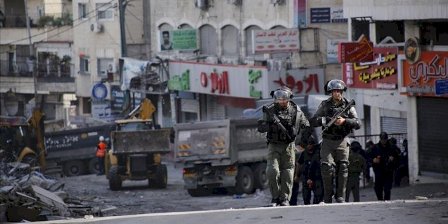 Dua Rumah Warga Palestina Dihancurkan Israel