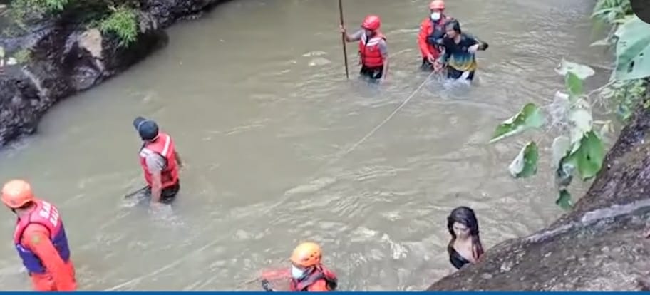 Sosok Perempuan Berambut Panjang Muncul saat Pencarian Korban Tenggelam di Sungai, Hiiii, Siapa Dia?