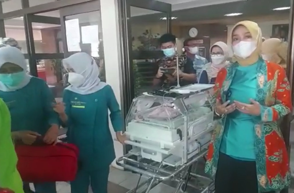 Mengharukan, Perjuangan 50 Hari Bayi Kembar Siam dari Arjawinangun setelah Operasi Pemisahan