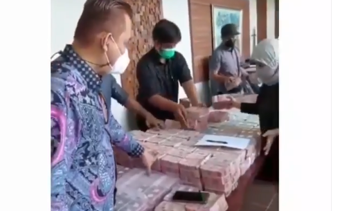 Viral Pria Siapkan Duit Rp 20 Miliar untuk yang Punya 6 Jenis Jimat Ini