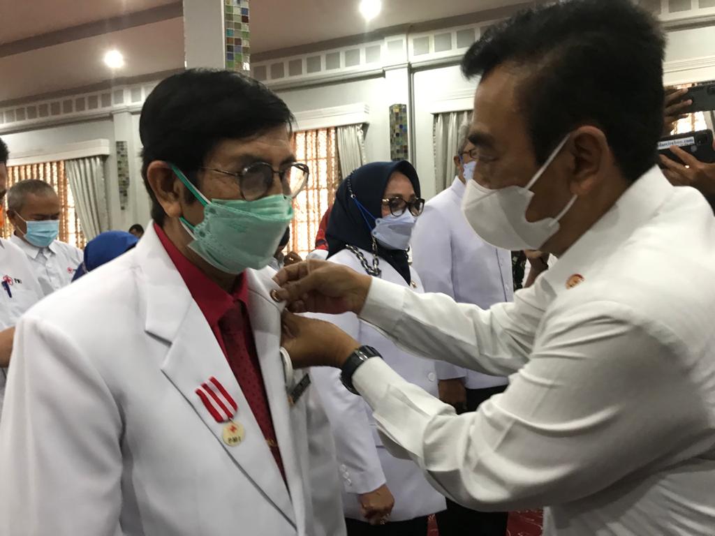 Edial Sanif Dilantik Jadi Ketua PMI Cabang Kota Cirebon Periode 2021-2026