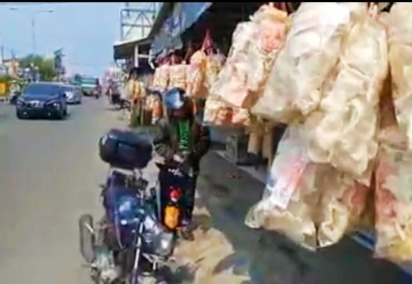 Pedagang Oleh-oleh Khas Cirebon Terdampak Kebijakan Larangan Mudik Lebaran