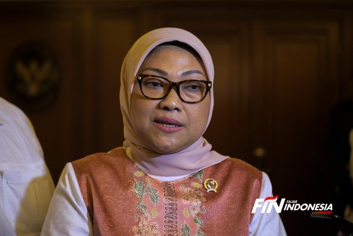 Terlalu! Buruh Nunggu Duit Cair Usia 56 Tahun