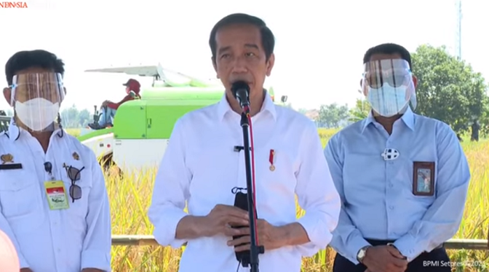 Kunjungi Petani di Indramayu, Jokowi: Sebetulnya Pemerintah Tidak Suka Impor