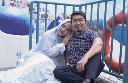Bagi-bagi Duit di Jalanan, Ustaz Solmed dan Istri Disemprot Netizen