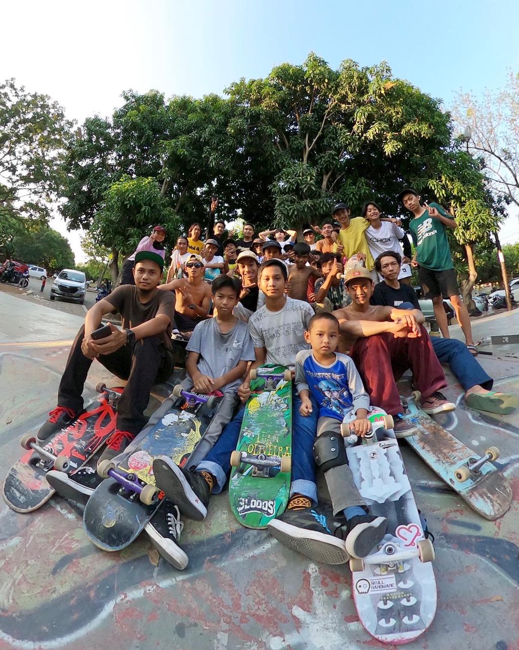 Saluran Hobi hingga Jaring Atlet Berprestasi Cirebon Skateboarders Family