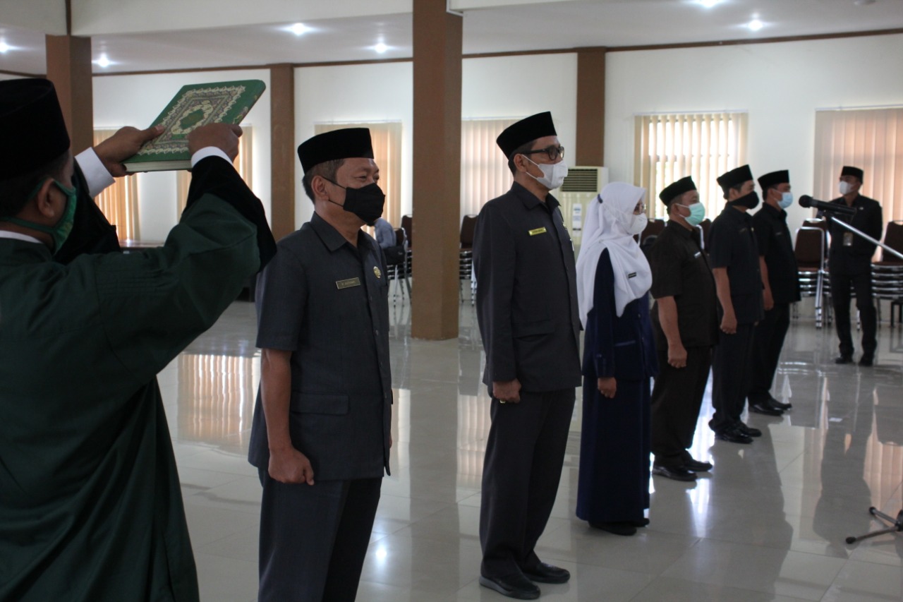 Bupati Imron Lantik 588 Pegawai di Lingkungan Pemkab Cirebon