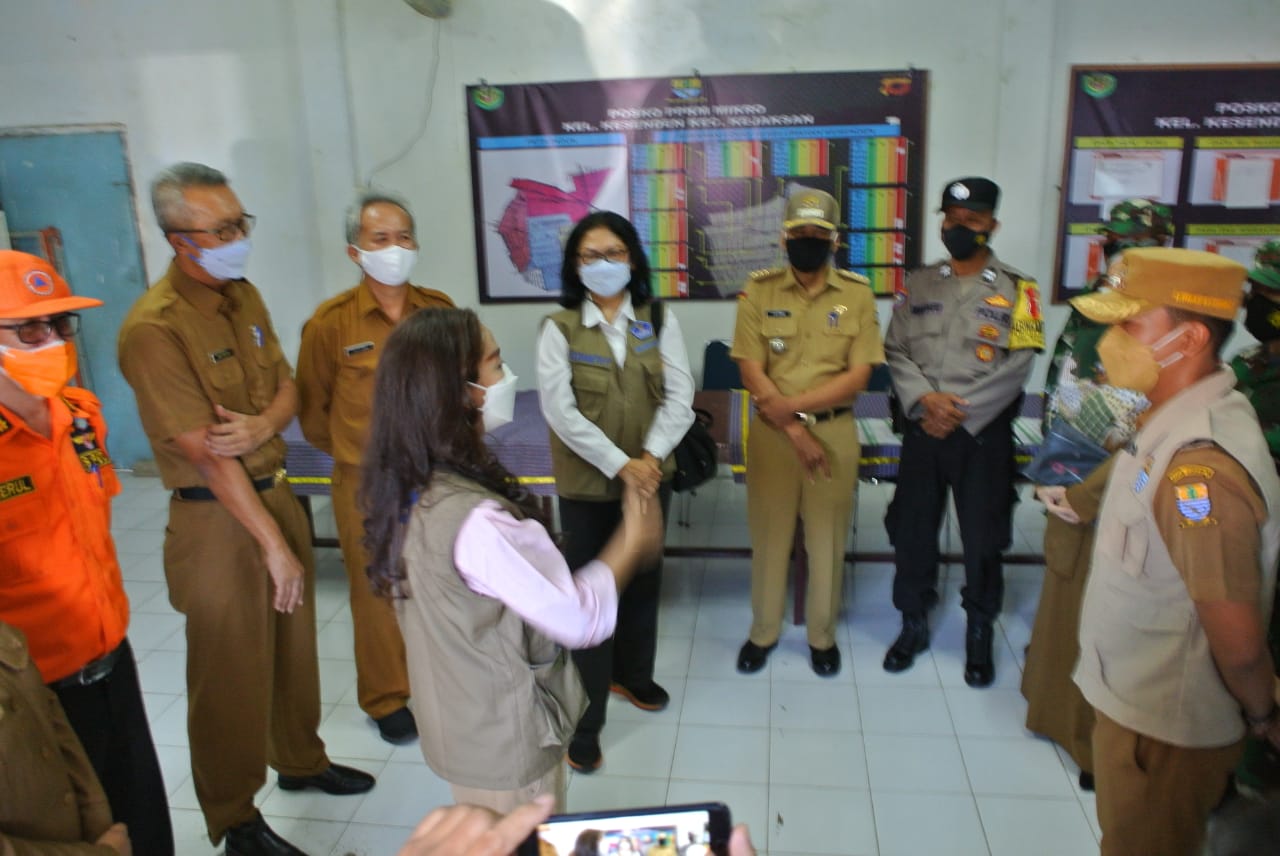 Tekan Kasus, Tim Pakar Covid-19 Pusat Tinjau Posko PPKm Mikro di Kota Cirebon