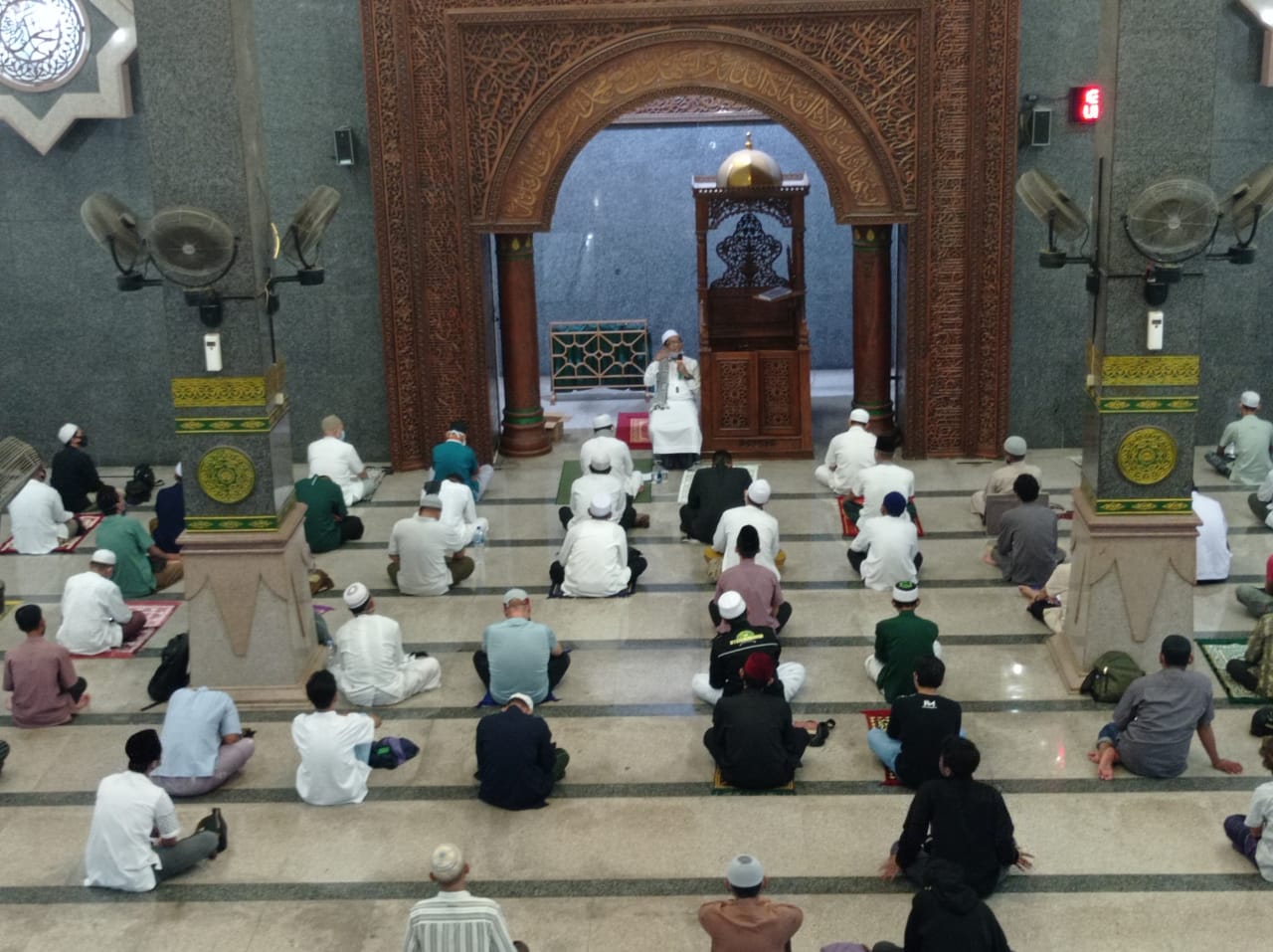 Mengejar Kemuliaan Lailatul Qadar, Masjid At-Taqwa Sediakan Menu Sahur