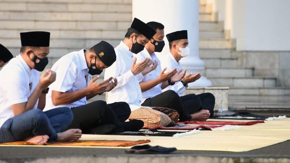 Presiden Jokowi Salat Ied di Istana Bogor