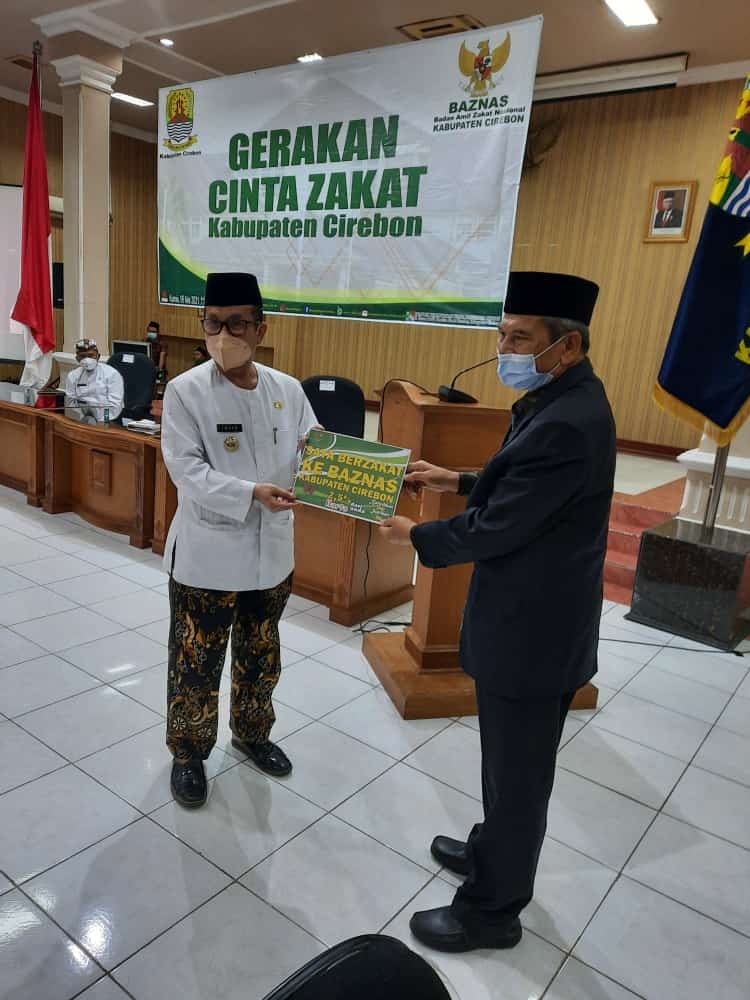 Gerakan Cinta Zakat, Bupati Tunaikan Zakat