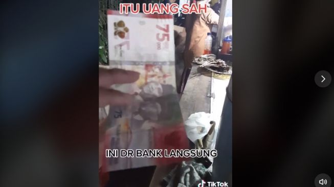 Saat Pedagang Sate Tolak Dibayar Pakai Uang Rp 75 Ribu