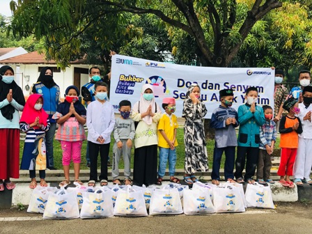 Jasa Marga Berbagi Kepada Anak Yatim