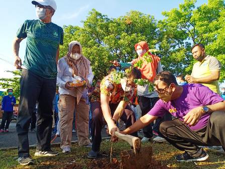 Dukung Penghijauan, Pemkot Cirebon Gelar Kerja Bakti Massal dan Tanam Pohon di Kawasan Bima