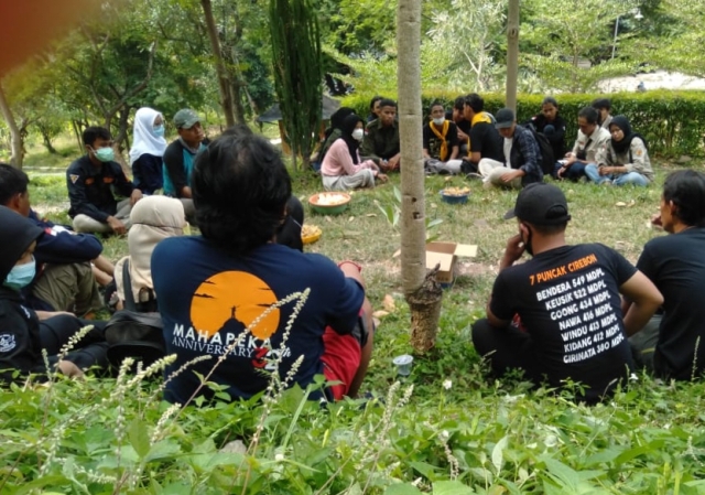 Sebut FPTI Vakum, Praktisi Panjat Tebing se-Kabupaten Cirebon Gelar Forum di Batu Lawang, Inginkan Perubahan