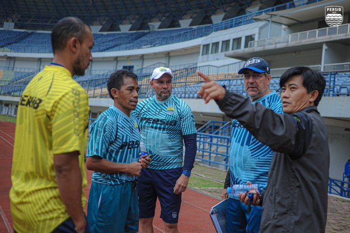 Persib Terima Undangan Gibran Gabung Piala Walikota Solo, Ini Alasannya Menurut Robert Alberts