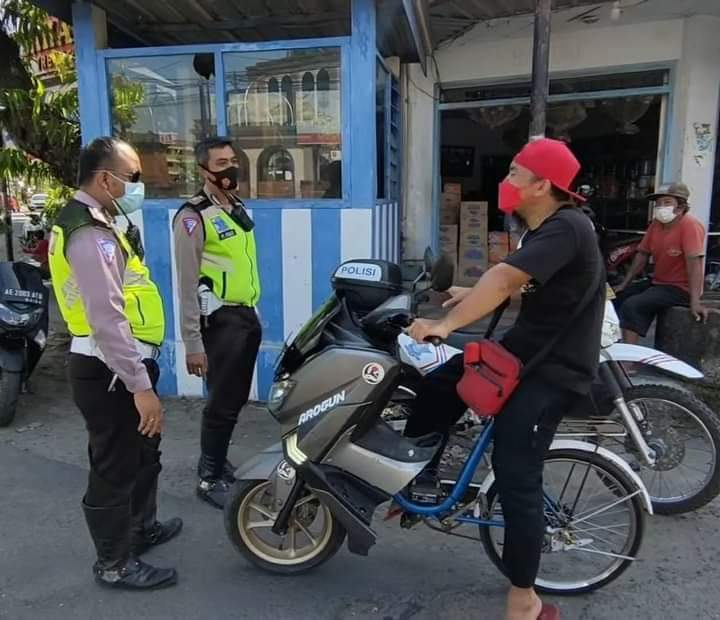 Polisi Kena Prank, Mau Tilang Pengemudi “Yamaha NMax”, Ternyata…